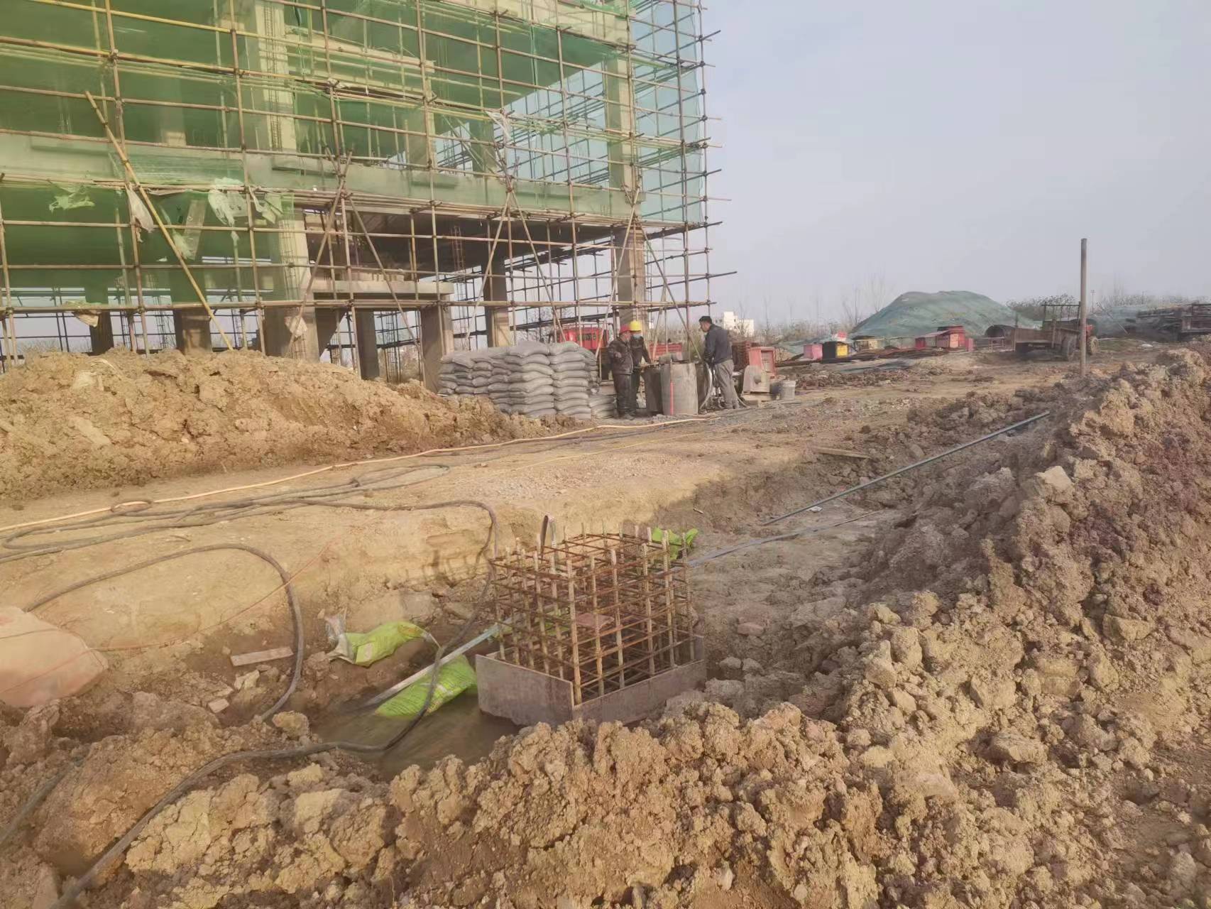 杨林街道当桥梁出现裂缝的时候应该及时加固修补